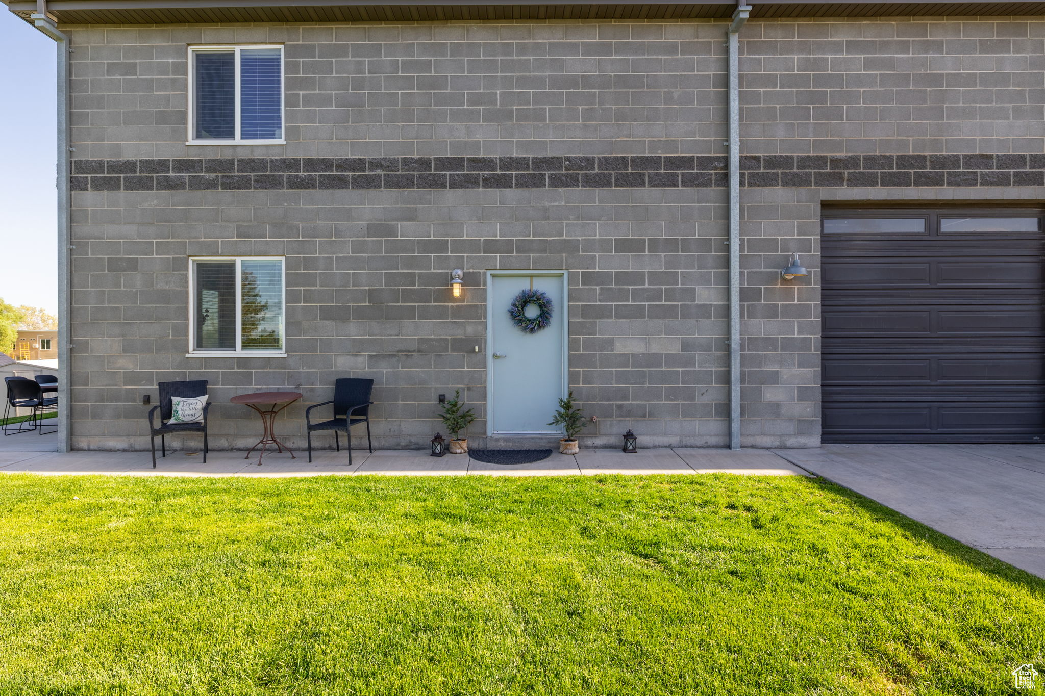 COUNTRY CLASSIC ESTATES - Residential