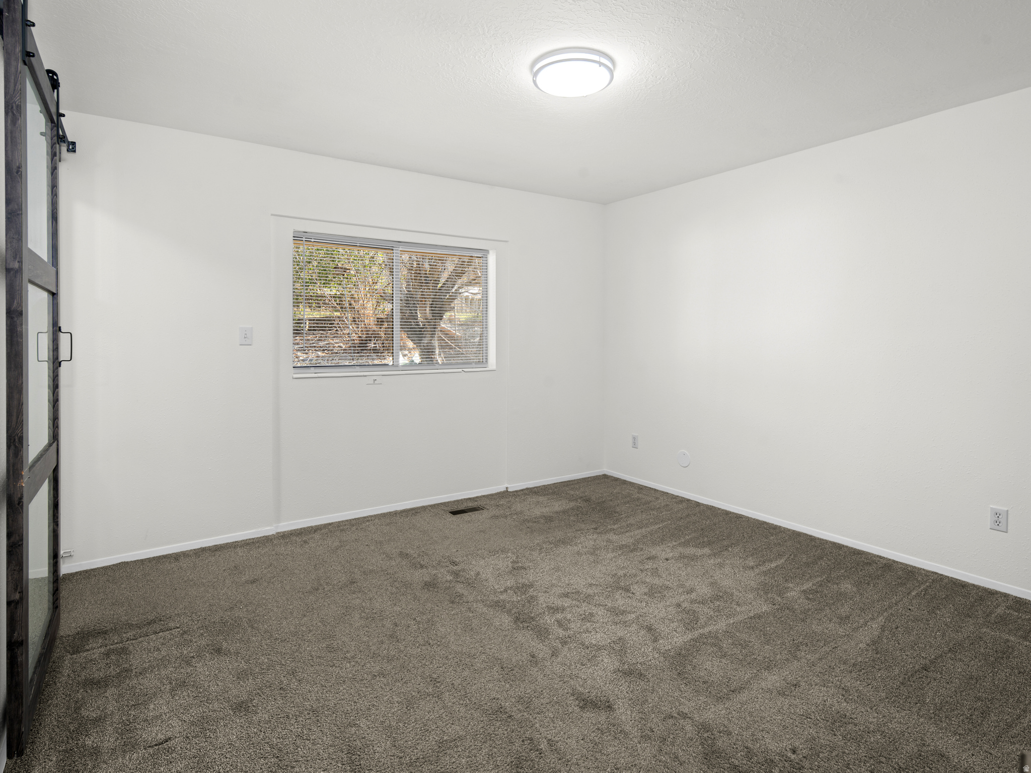 MOUNTAIN CREST SUBDI - Residential