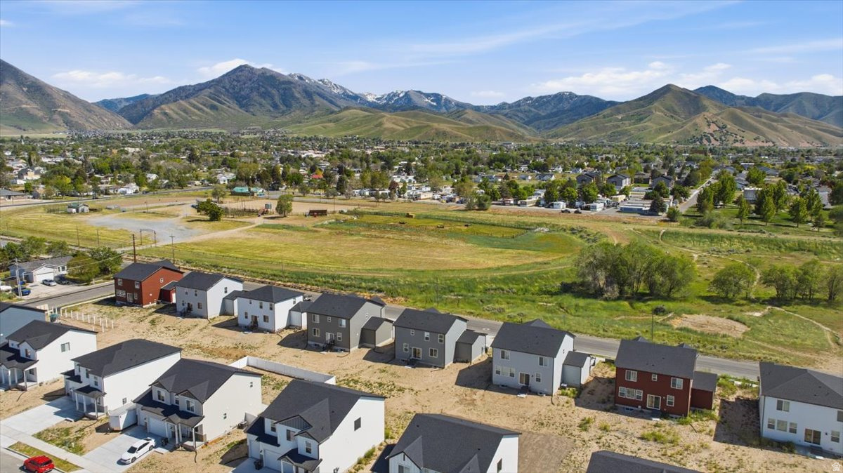 VISTA MEADOWS - Residential