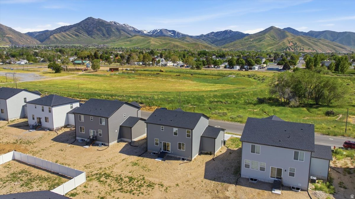VISTA MEADOWS - Residential