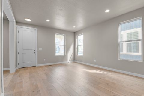 Tiny photo for 11178 S FORDMAN WAY, South Jordan, UT 84009 (MLS # 2140562)