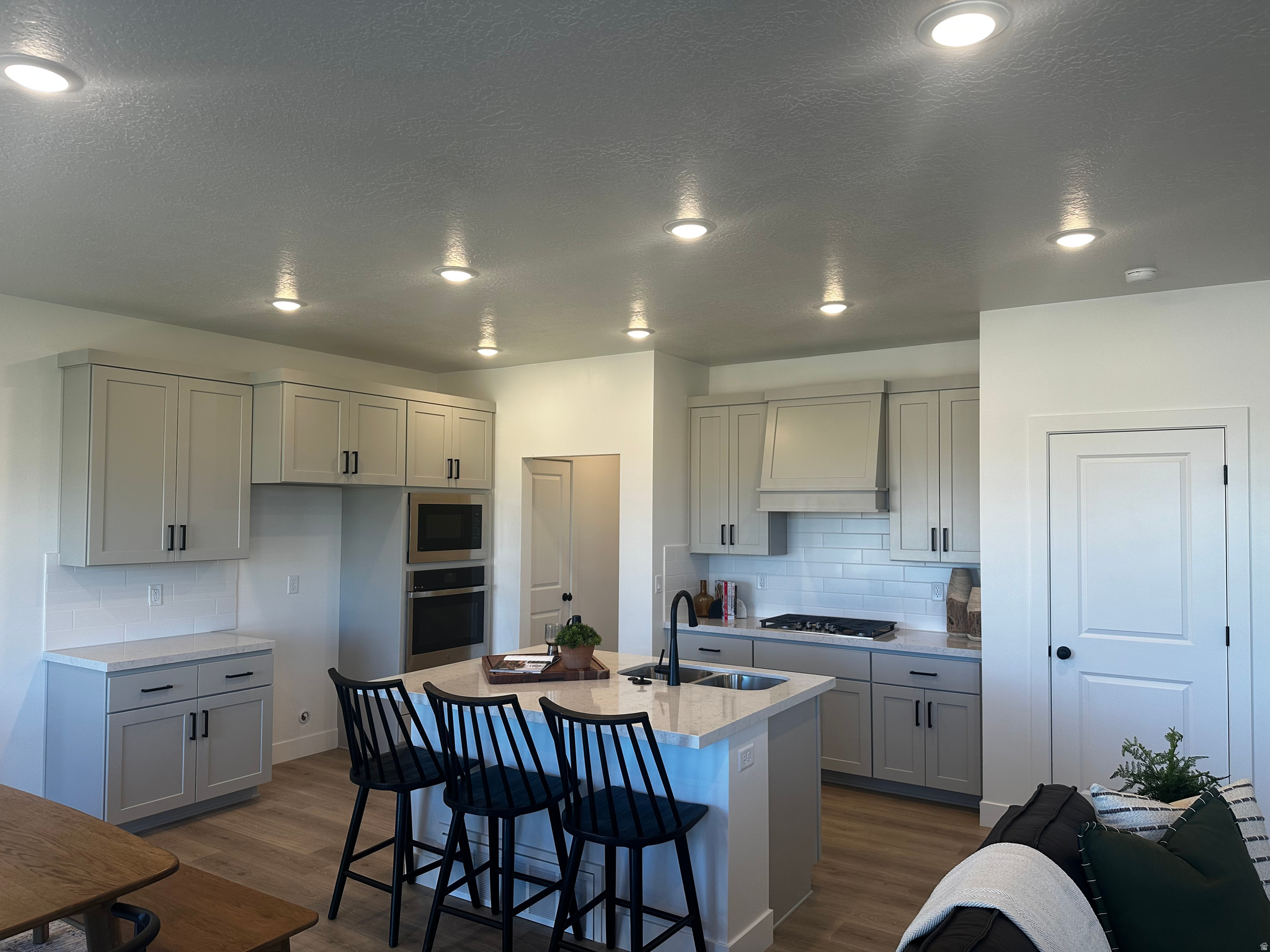 SUNRISE RANCH - Residential