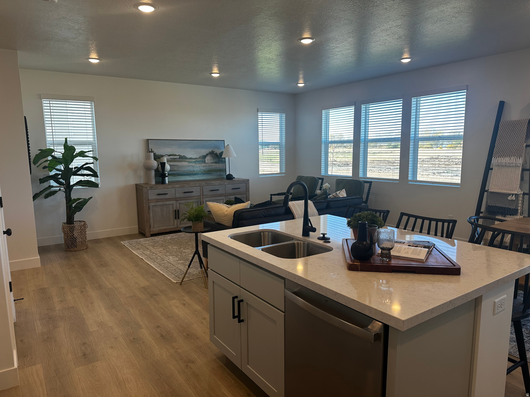 SUNRISE RANCH - Residential