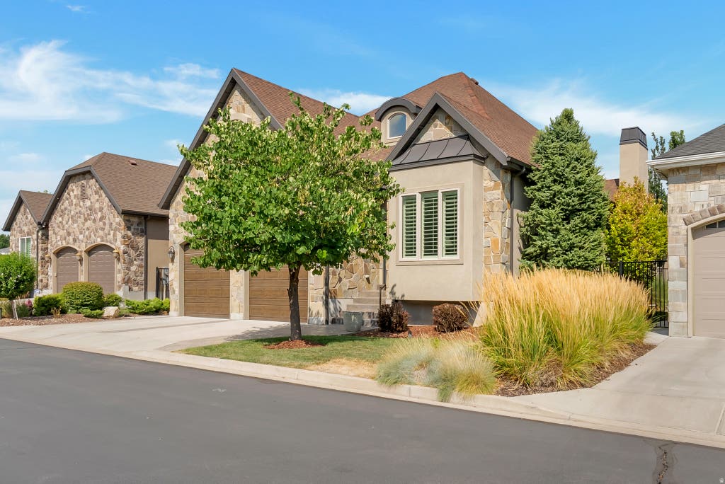Photo of 4469 S ENCLAVE VISTA LN, Millcreek, UT 84124 (MLS # 2178110)