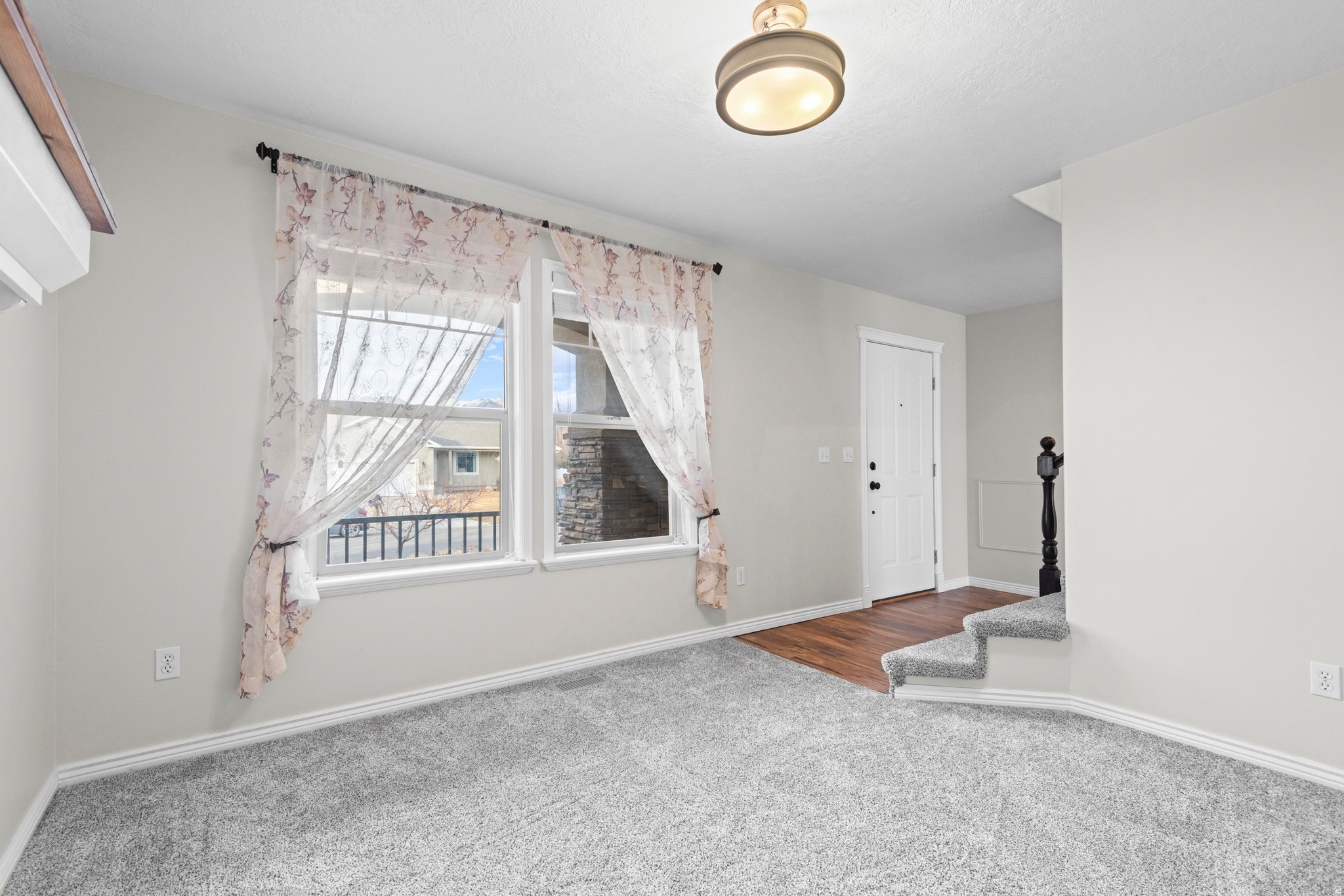 ESTHER RIDGE - Residential