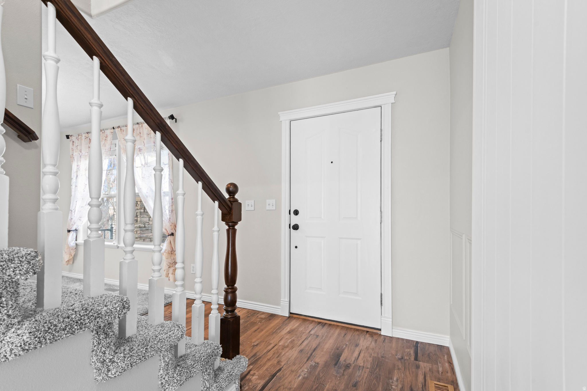 ESTHER RIDGE - Residential