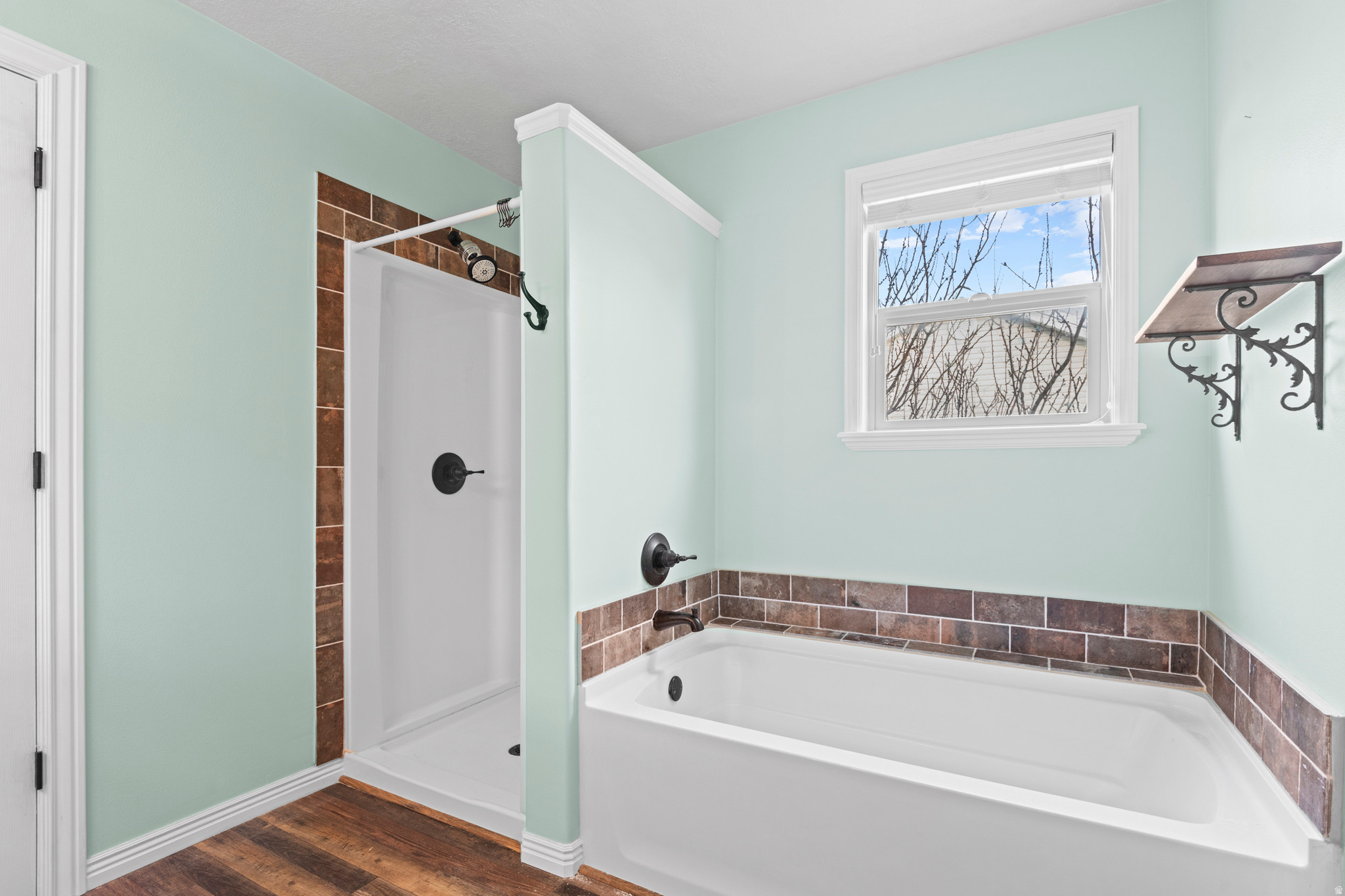 ESTHER RIDGE - Residential