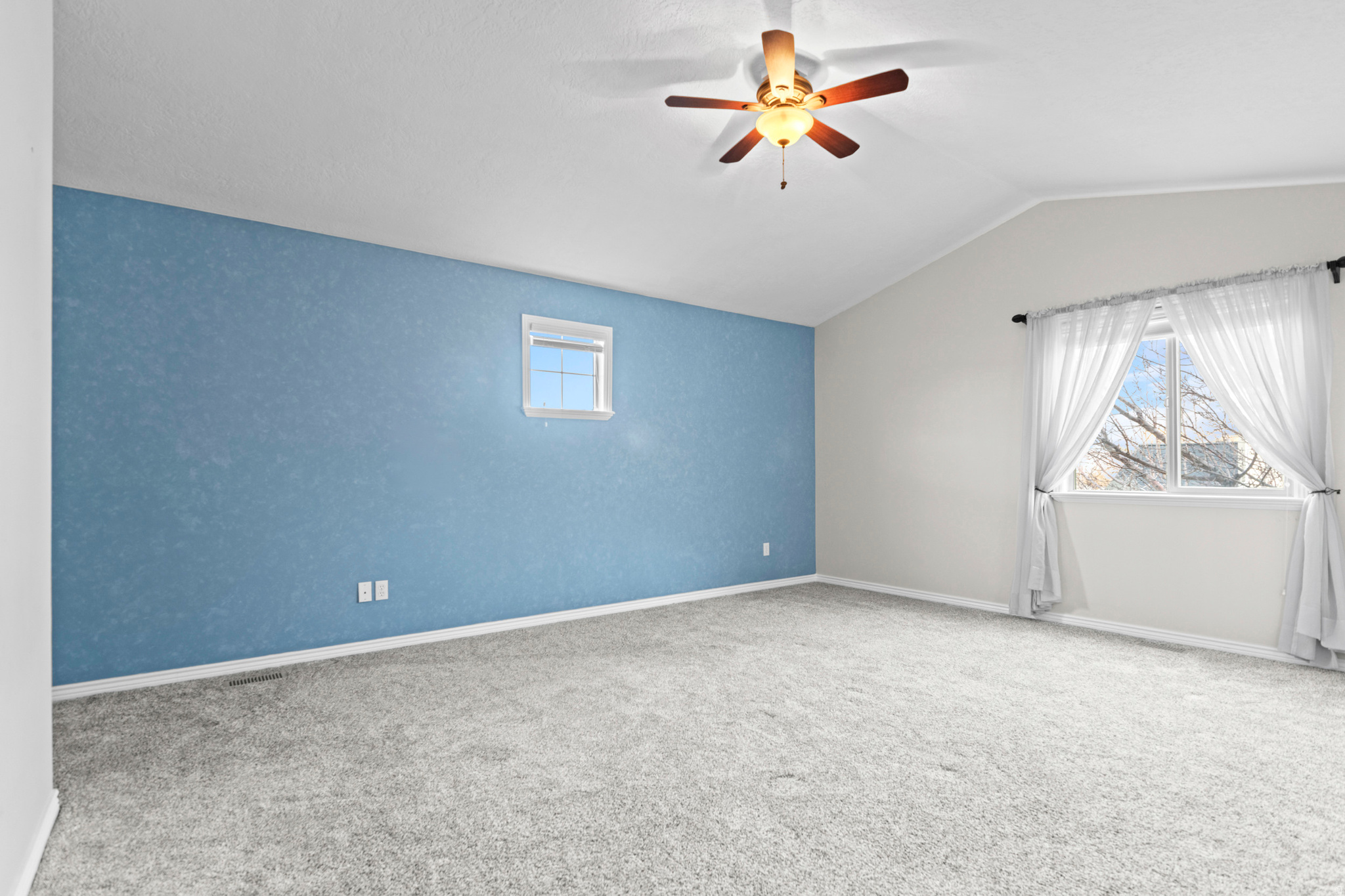 ESTHER RIDGE - Residential