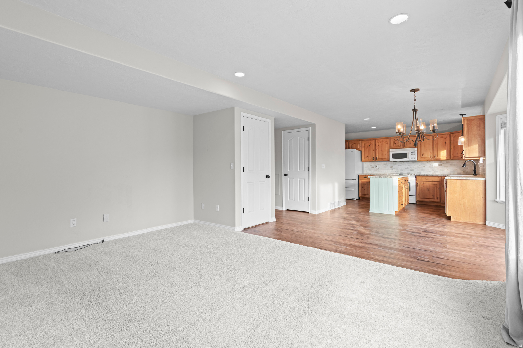 ESTHER RIDGE - Residential