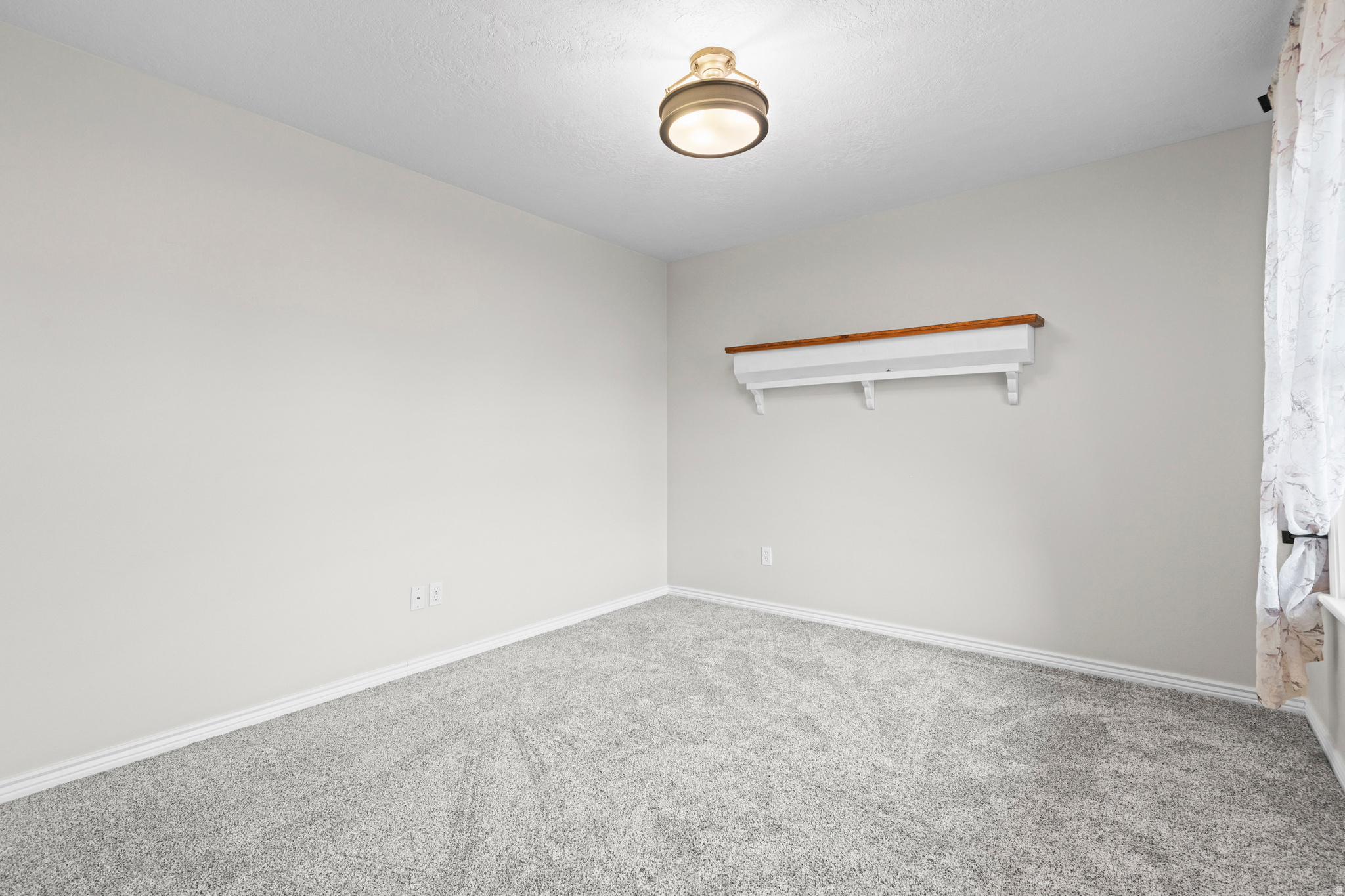 ESTHER RIDGE - Residential