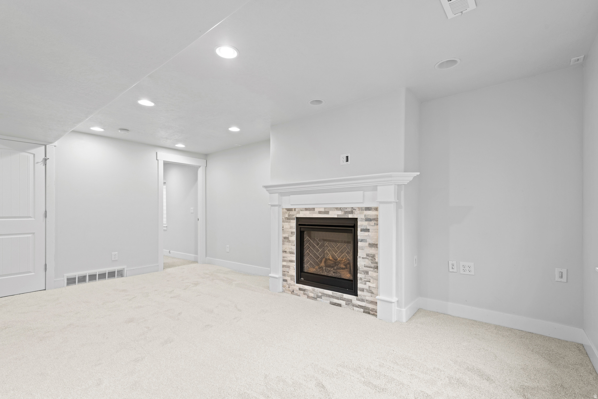 ESTHER RIDGE - Residential