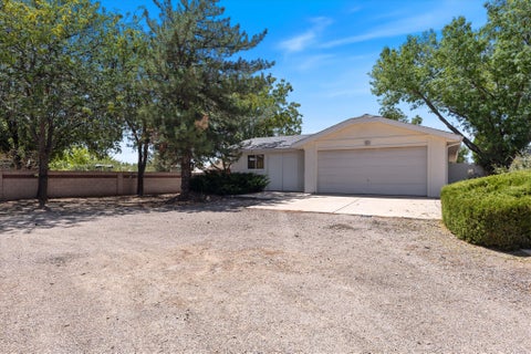 Photo of 8191 N SAPPHIRE DR, Saint George, UT 84770 (MLS # 2180319)