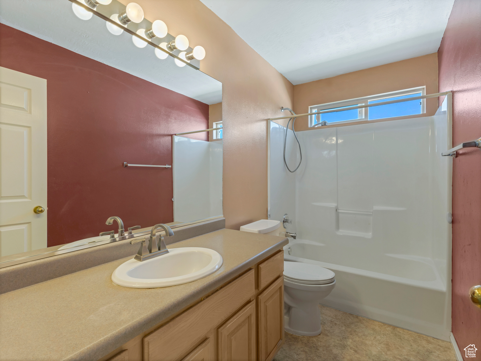 5090 S 3925, Roy, Utah image 20