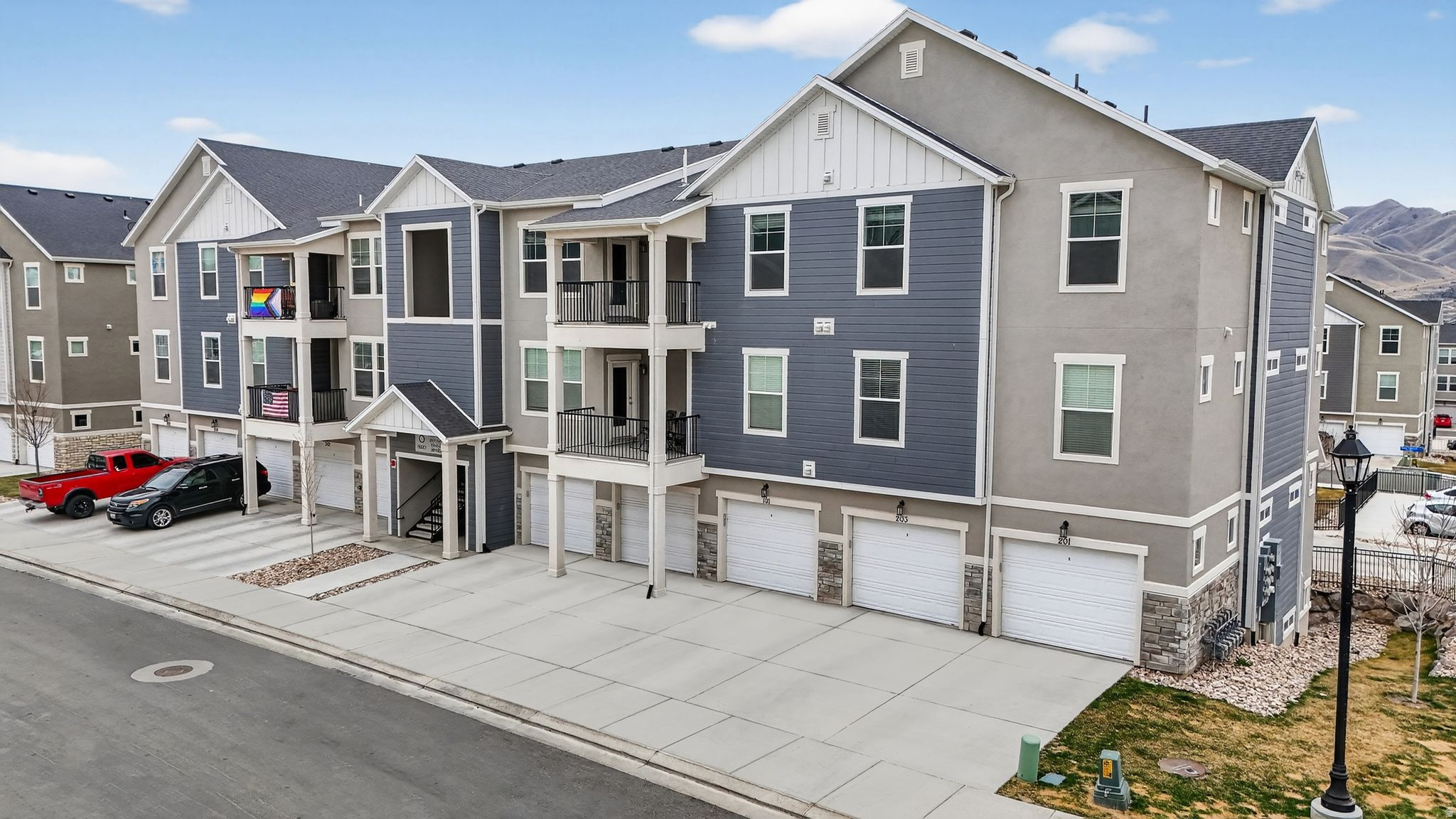 QUAILHILL - Residential