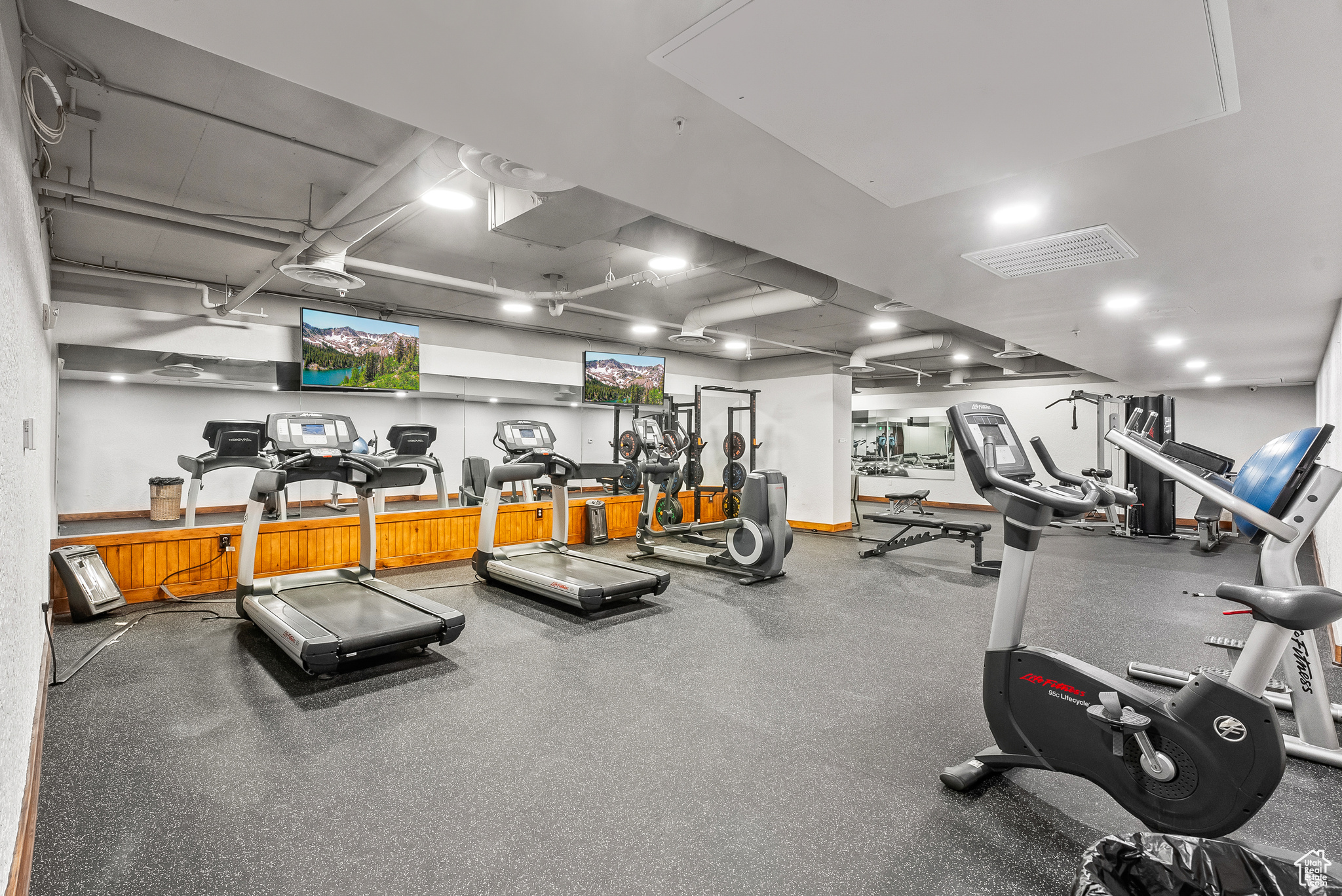 SILVERADO LODGE CONDOMINIUM - Residential