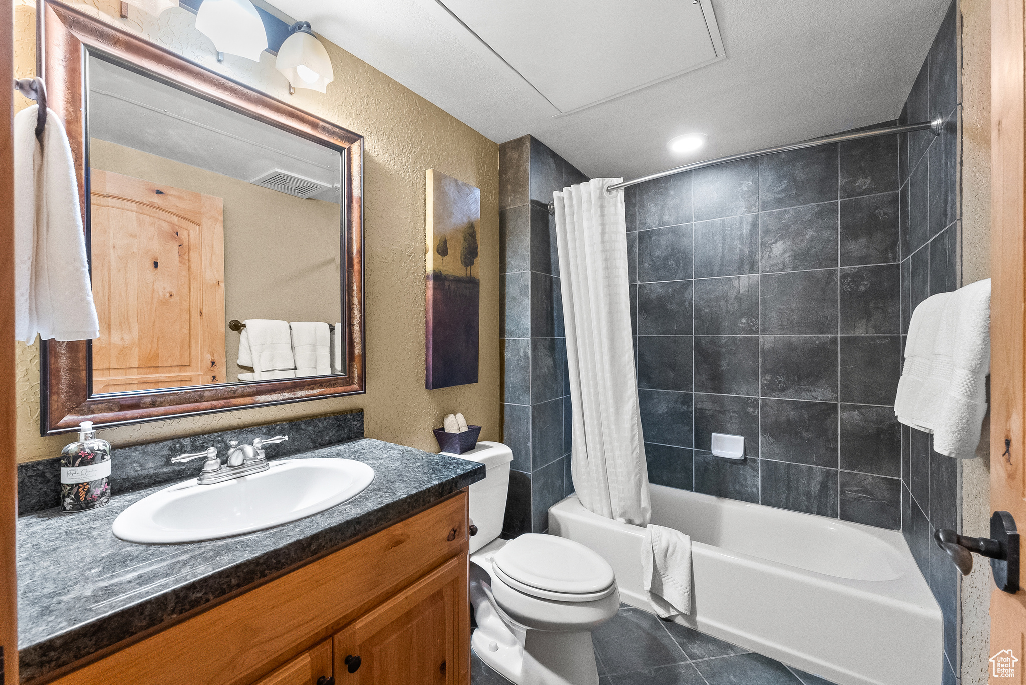 SILVERADO LODGE CONDOMINIUM - Residential