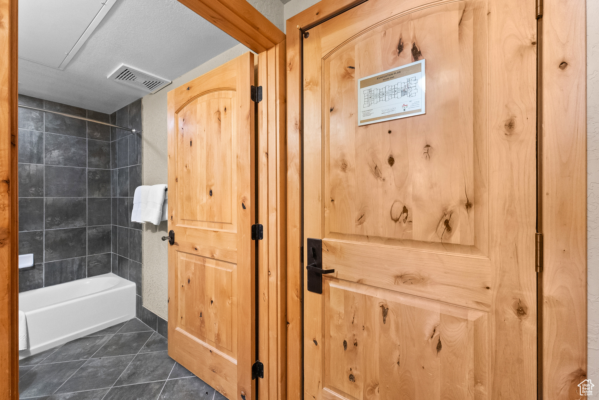 SILVERADO LODGE CONDOMINIUM - Residential