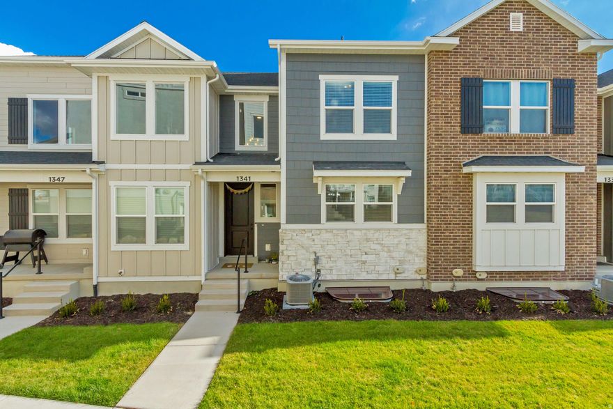 Beautiful 3 bed, 2.5 bath townhouse in Lehi! Open layout, high ceilings, and an unfinished basement ready for your vision. Enjoy a 2-car garage and amazing amenities: trails, pool, gym, clubhouse, pickleball, playground, and pet-friendly living!