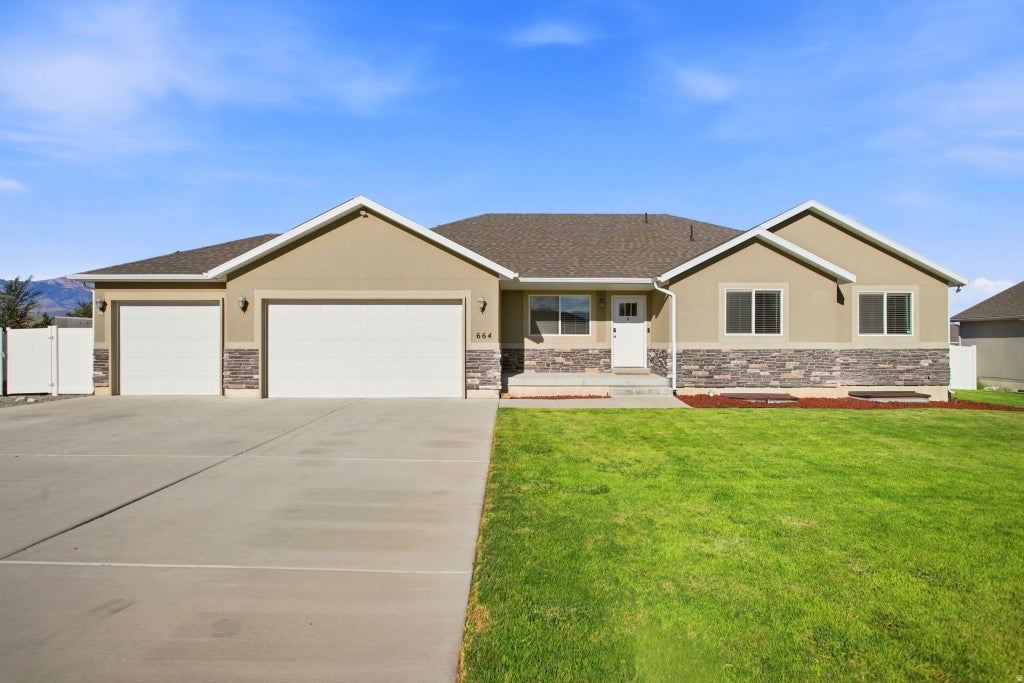 Photo of 664 S SADDLE RD, Grantsville, UT 84029 (MLS # 2183359)