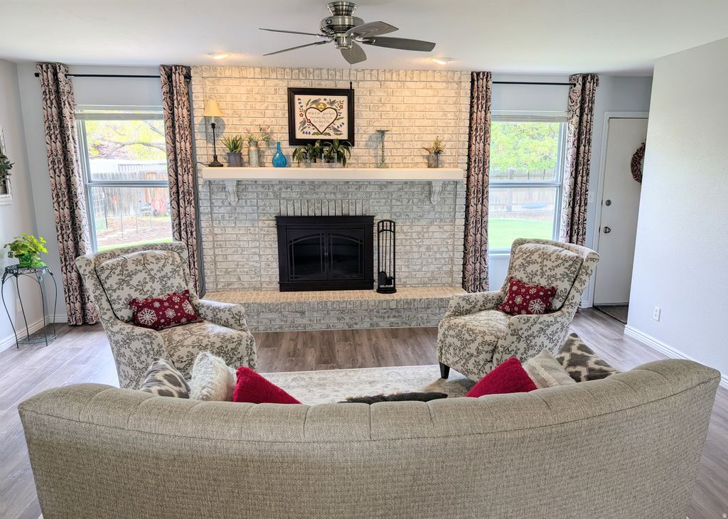 Photo of 897 E 1200 N, Mapleton, UT 84664 (MLS # 2149526)