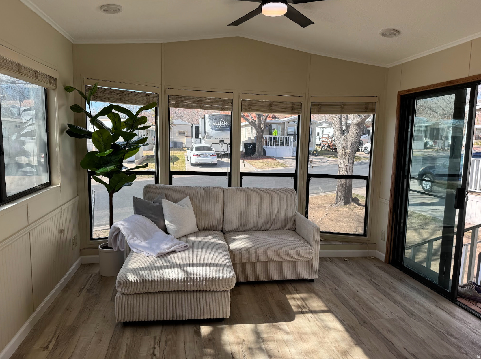 CANYON BREEZE RV RESORT - Residential