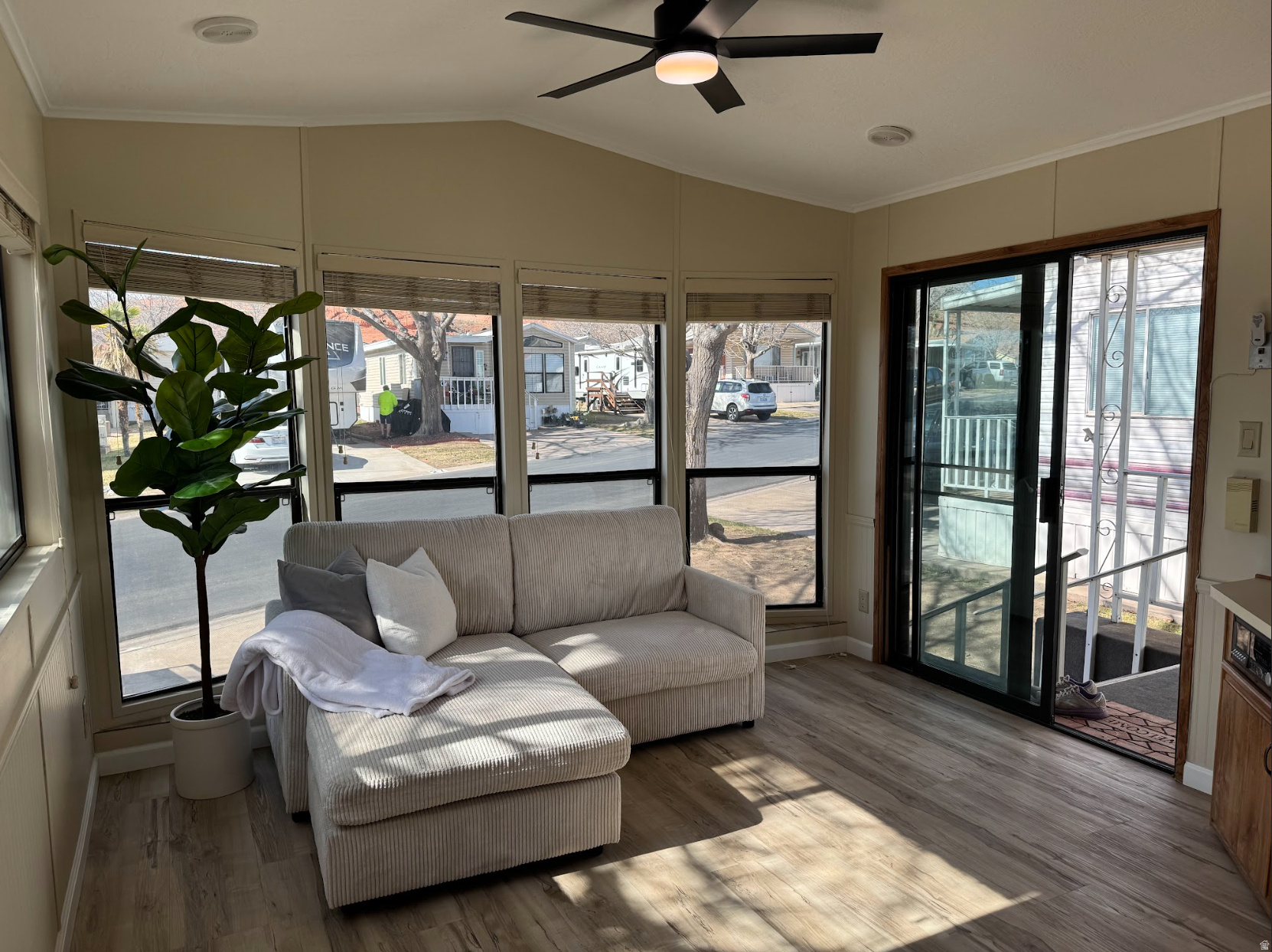 CANYON BREEZE RV RESORT - Residential