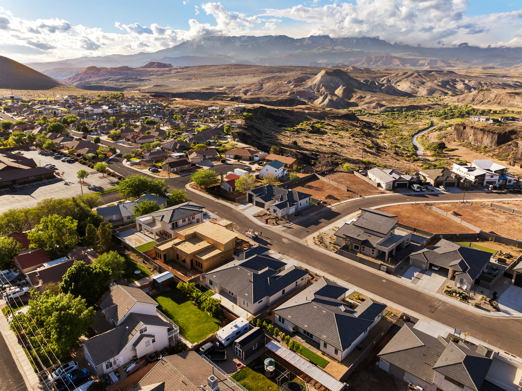 FALCON RIDGE - Residential