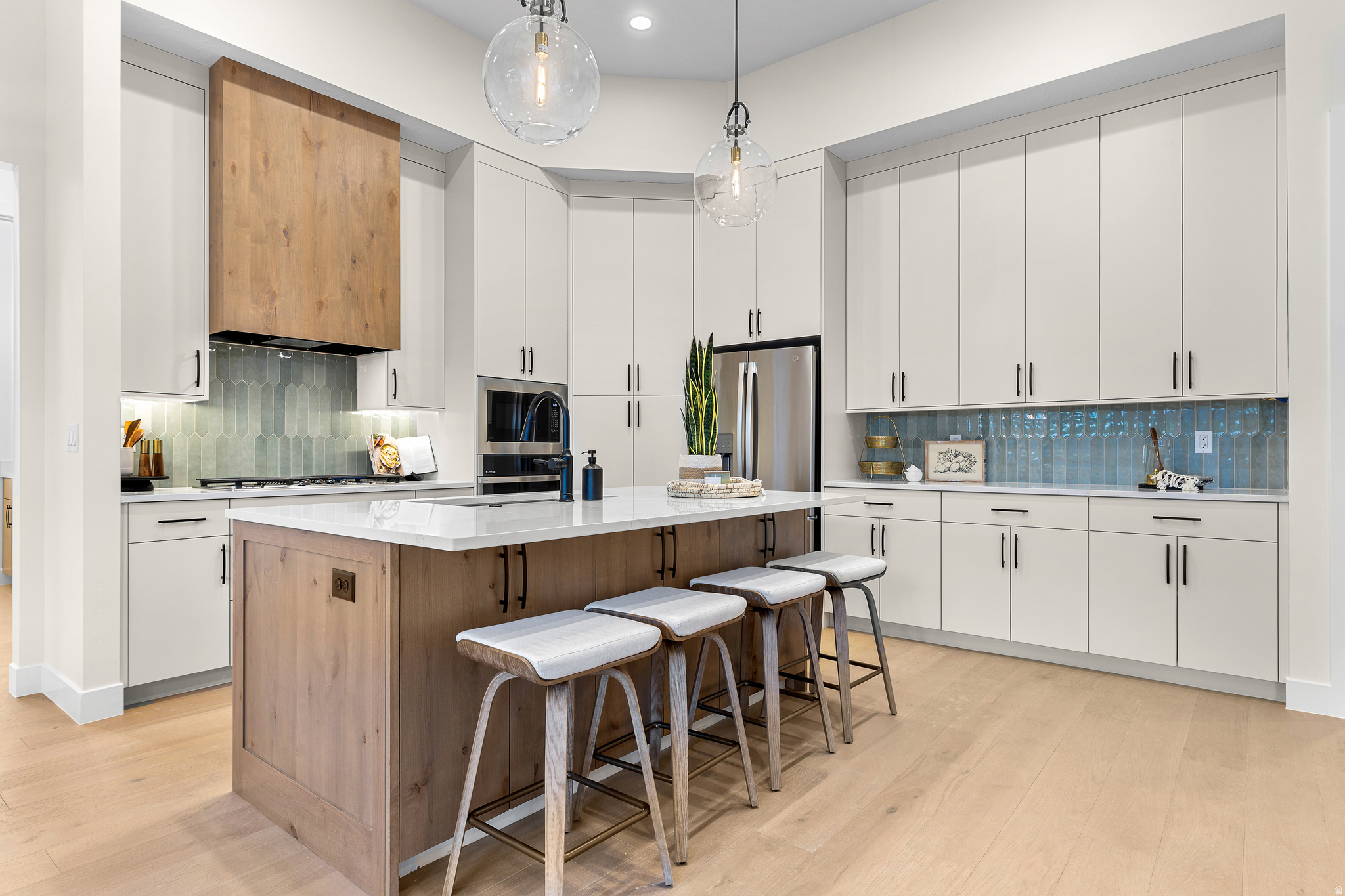 FALCON RIDGE - Residential