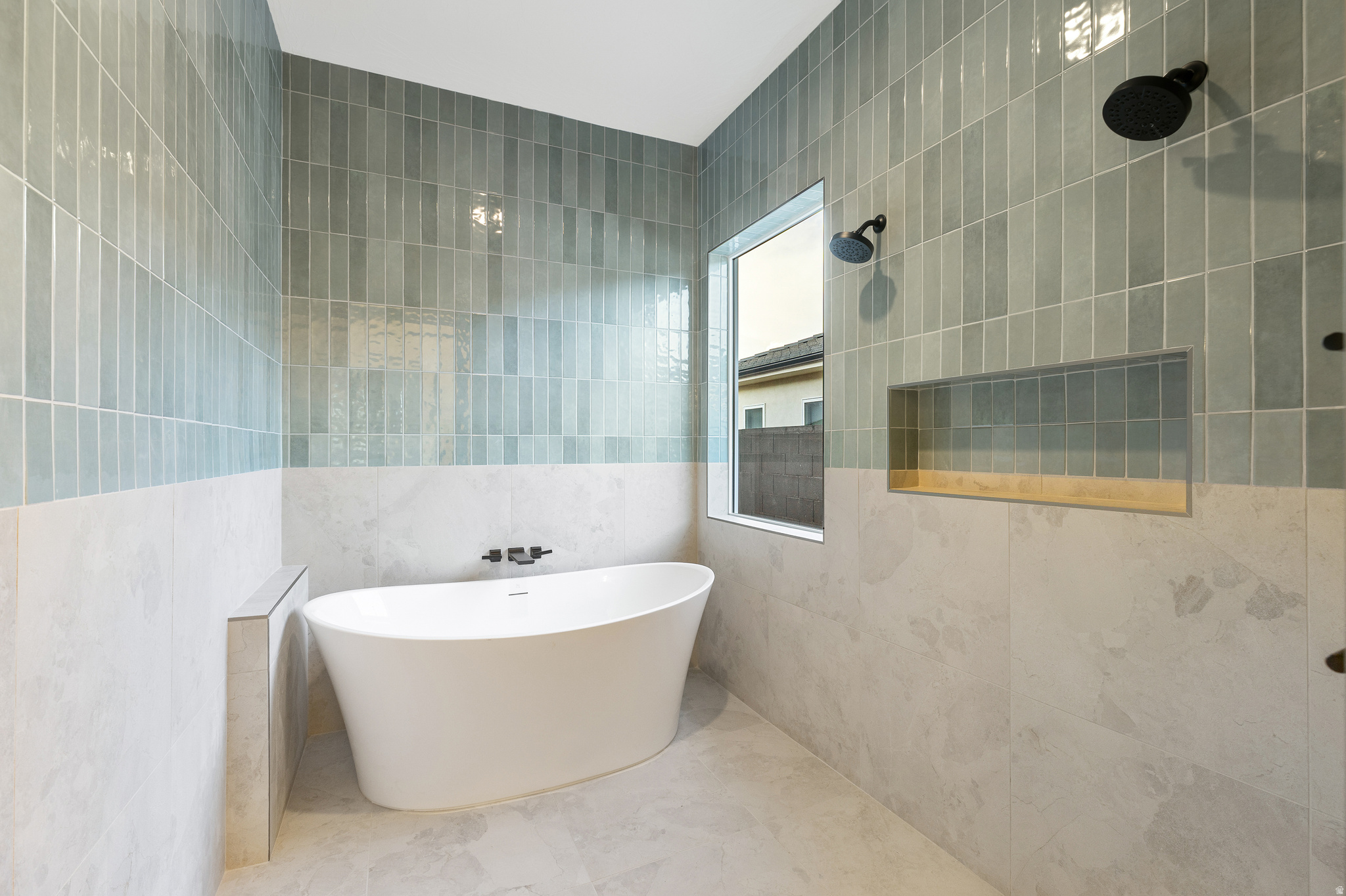 FALCON RIDGE - Residential