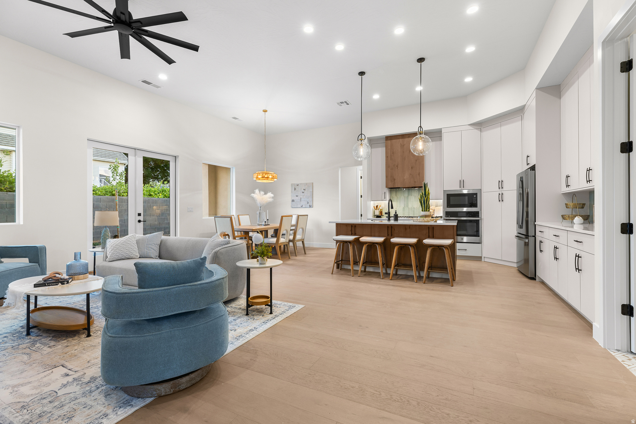 FALCON RIDGE - Residential