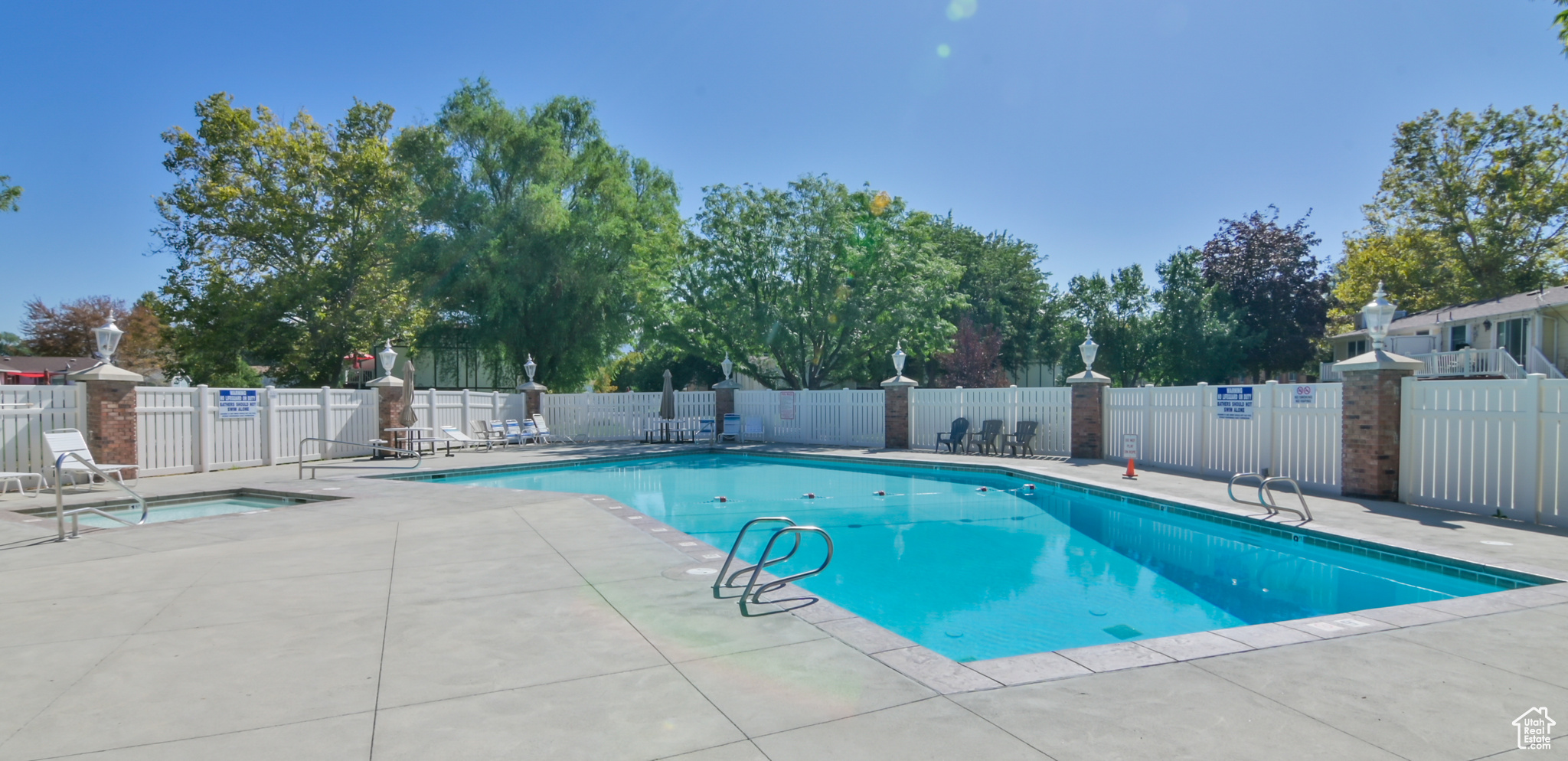 BARRINGTON PARK - Residential