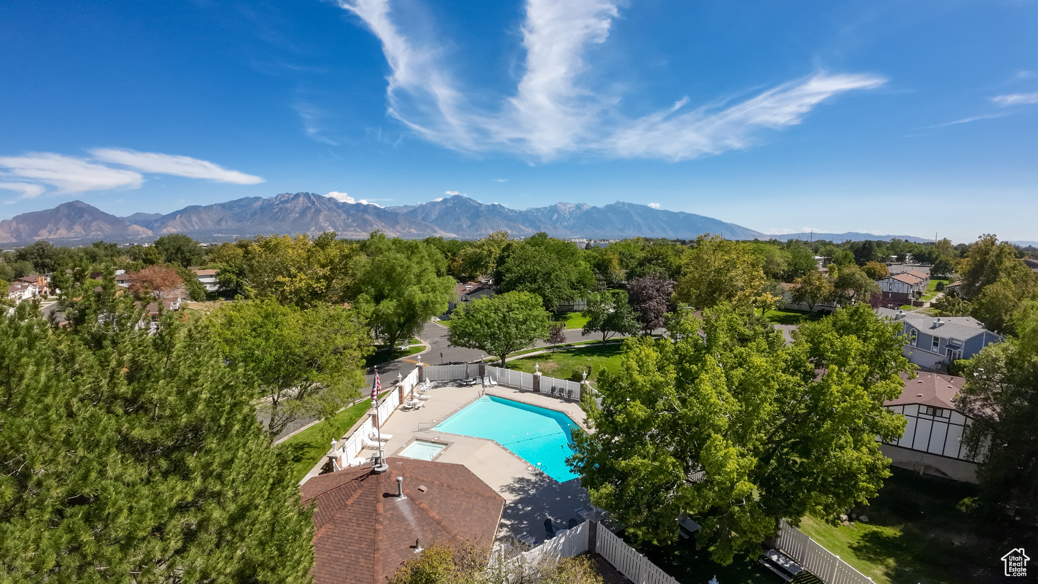 BARRINGTON PARK - Residential