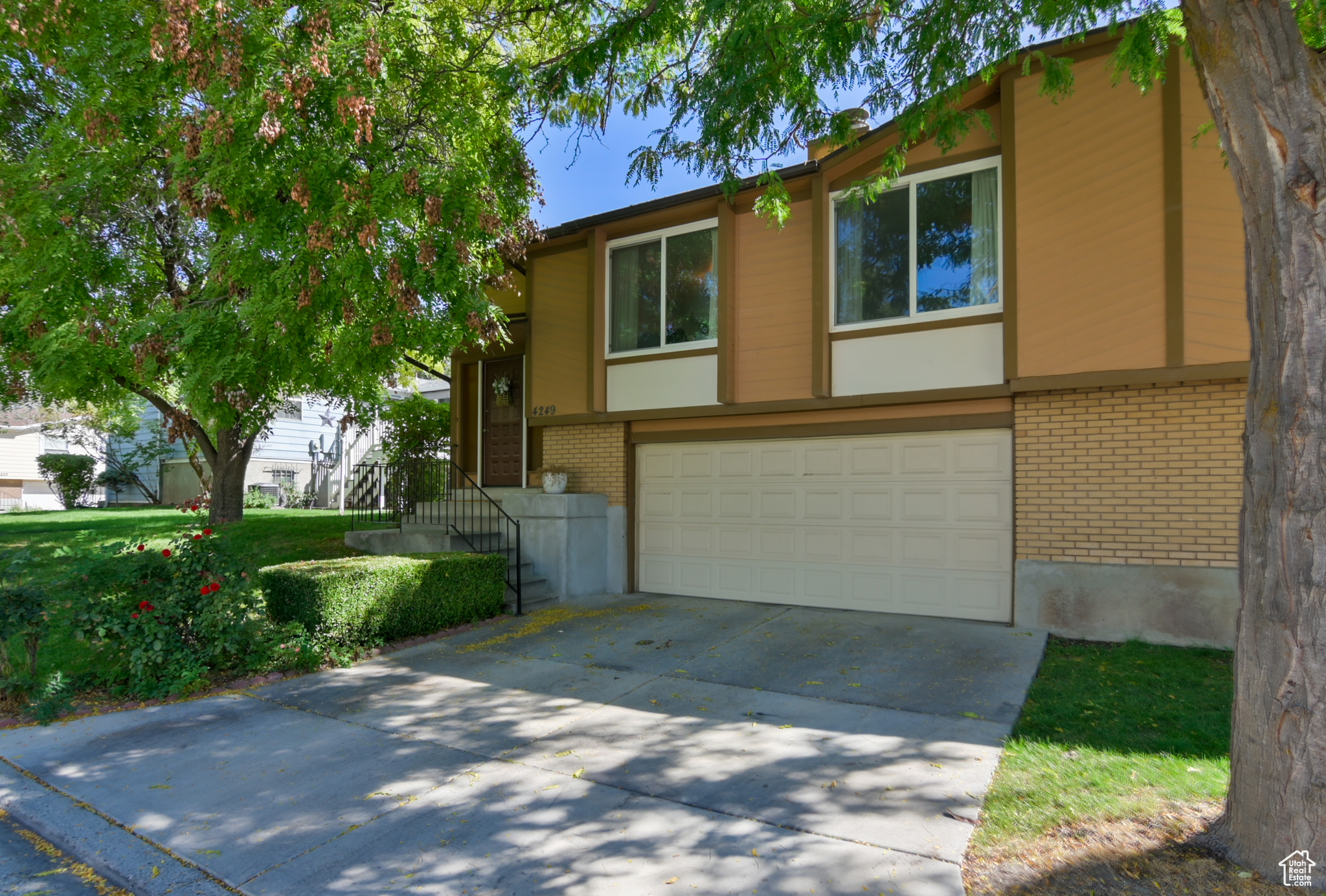 BARRINGTON PARK - Residential