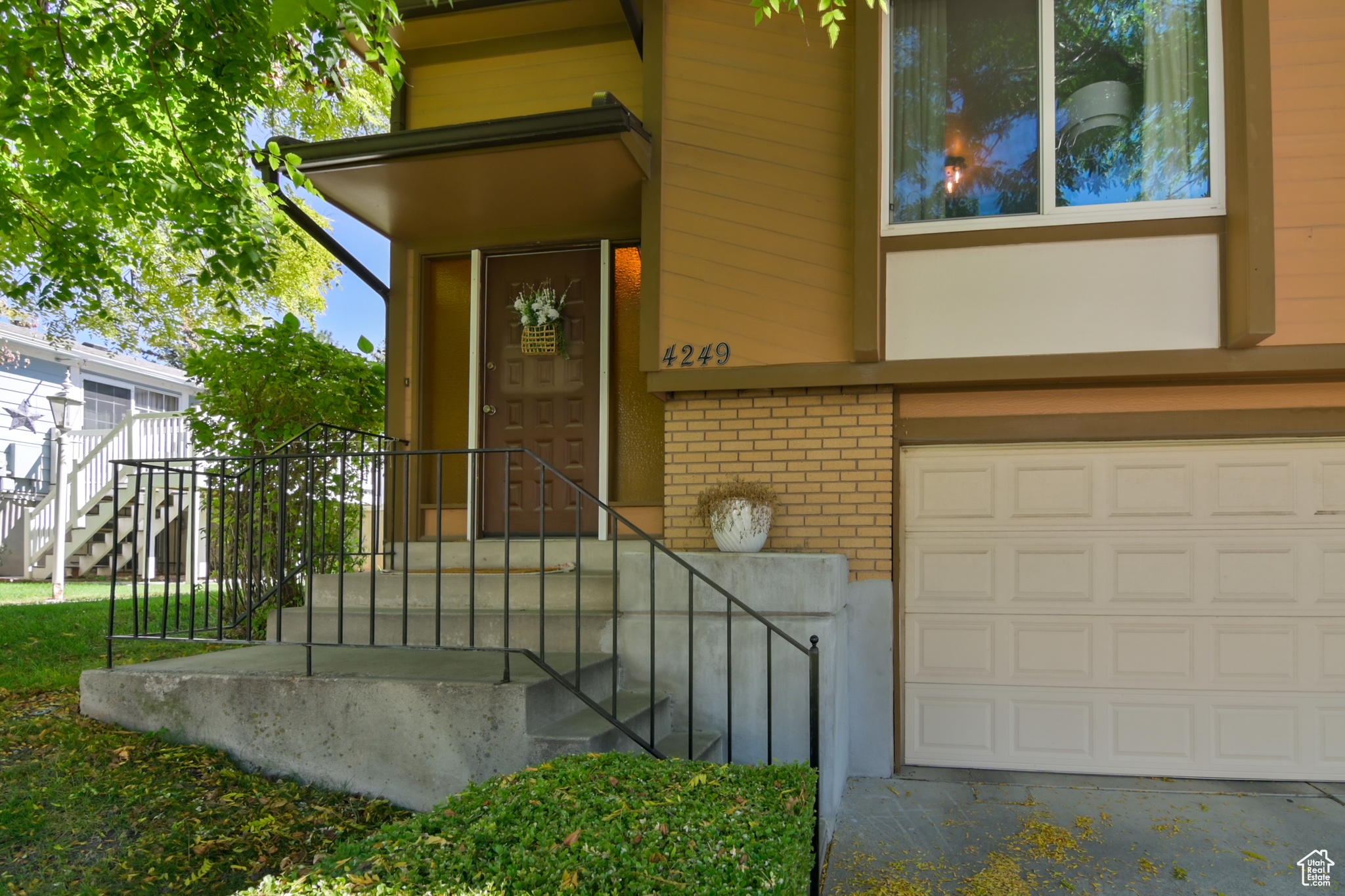 BARRINGTON PARK - Residential