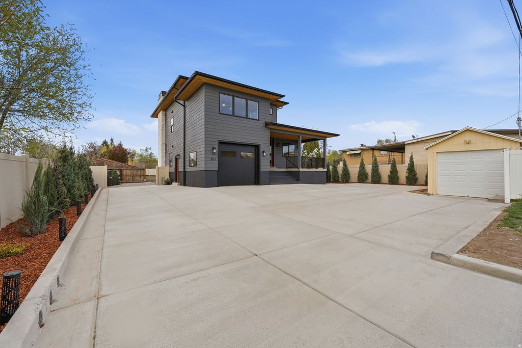 Photo of 821 E SPRINGVIEW DR S, Salt Lake City, UT 84106 (MLS # 2137168)
