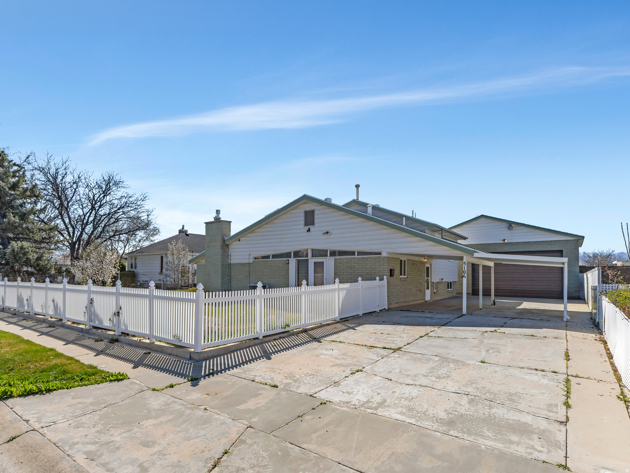 BEST VIEW LOT 23 - Residential