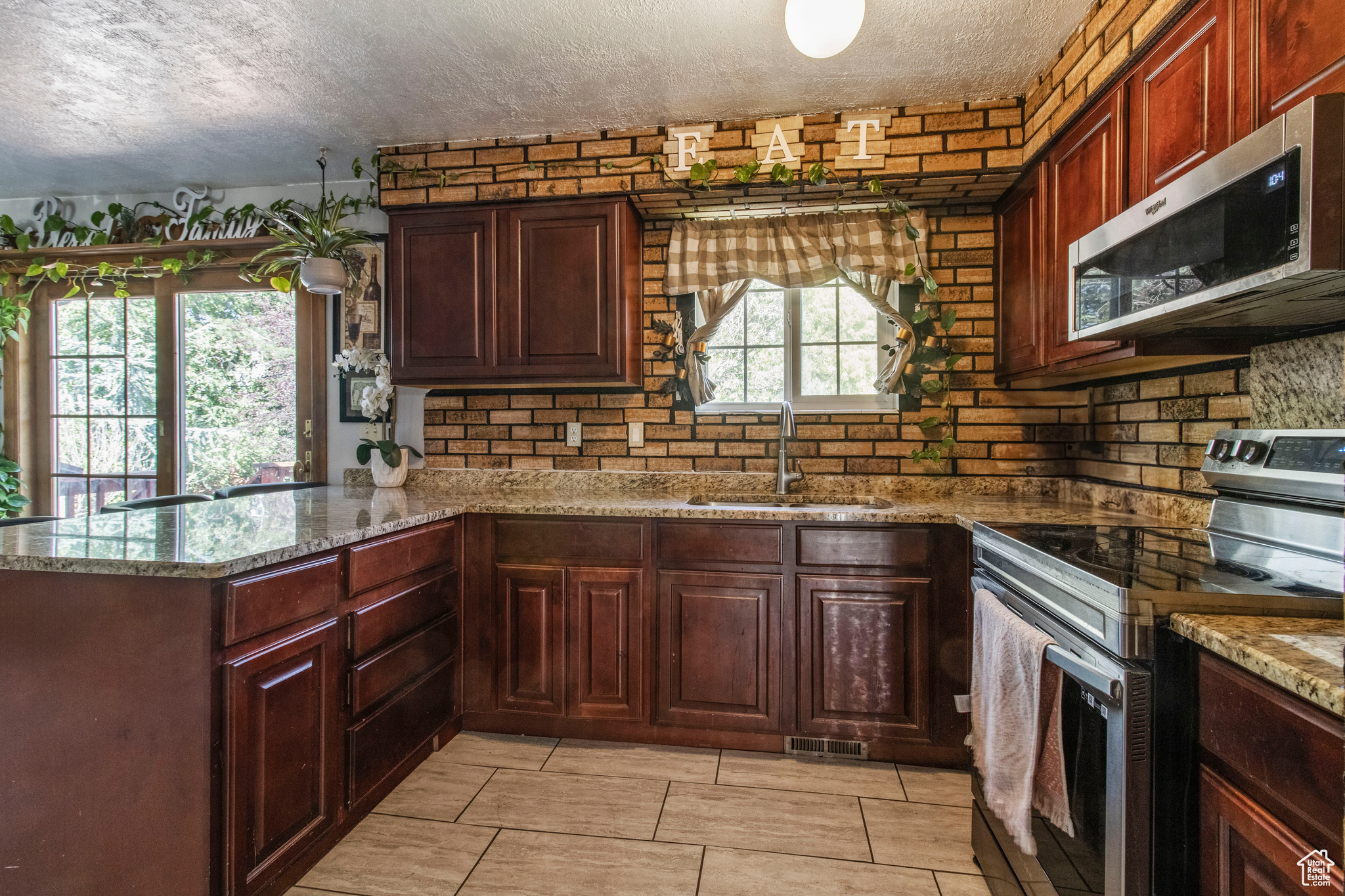 628 N Sir Philip Dr, Salt Lake City, Utah image 6