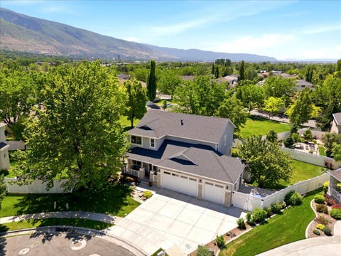 Homes For Sale - 1253 W Carston Ct<br/> Farmington, UT 84025