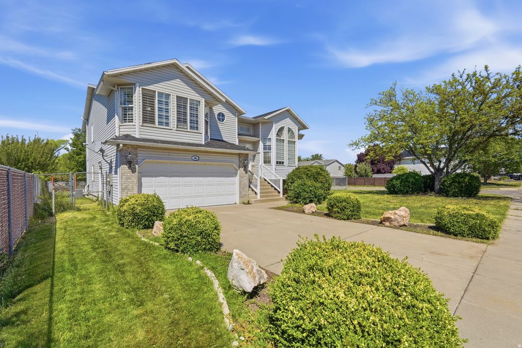 Photo of 1863 S 250 W, Clearfield, UT 84015 (MLS # 2156818)
