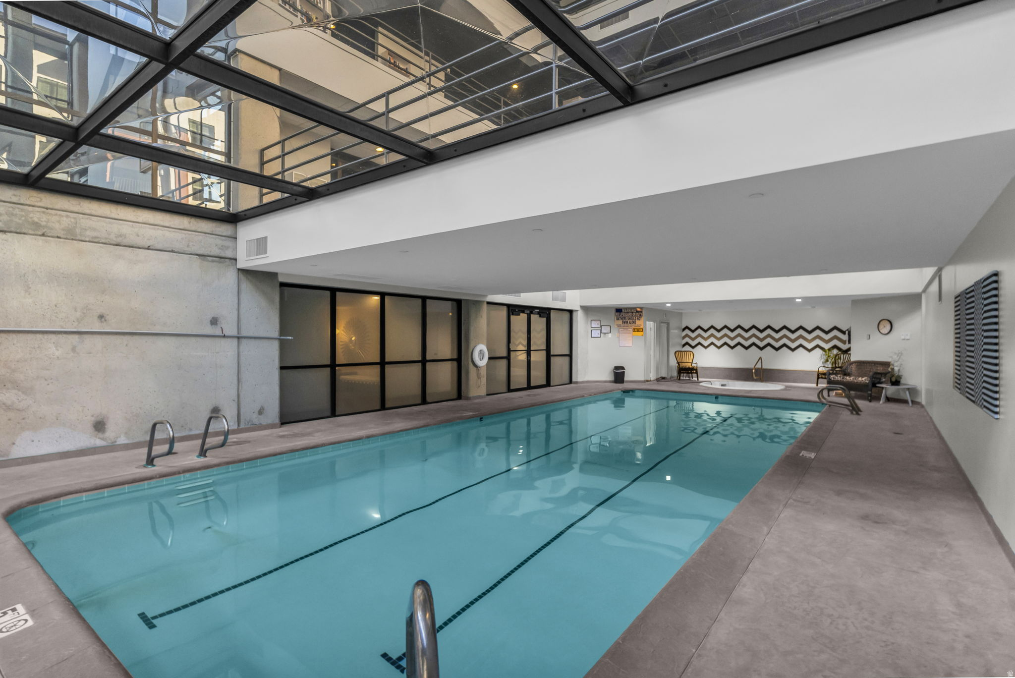 GOVERNORS PLAZA - Residential