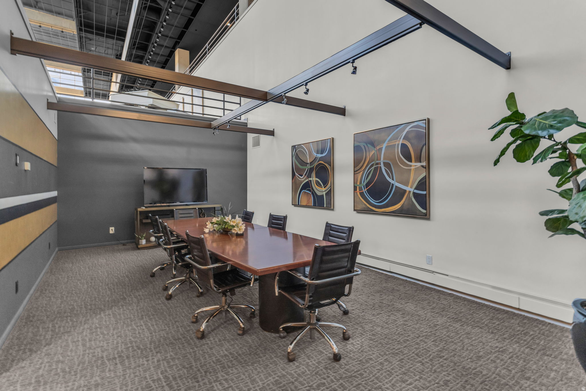 GOVERNORS PLAZA - Residential