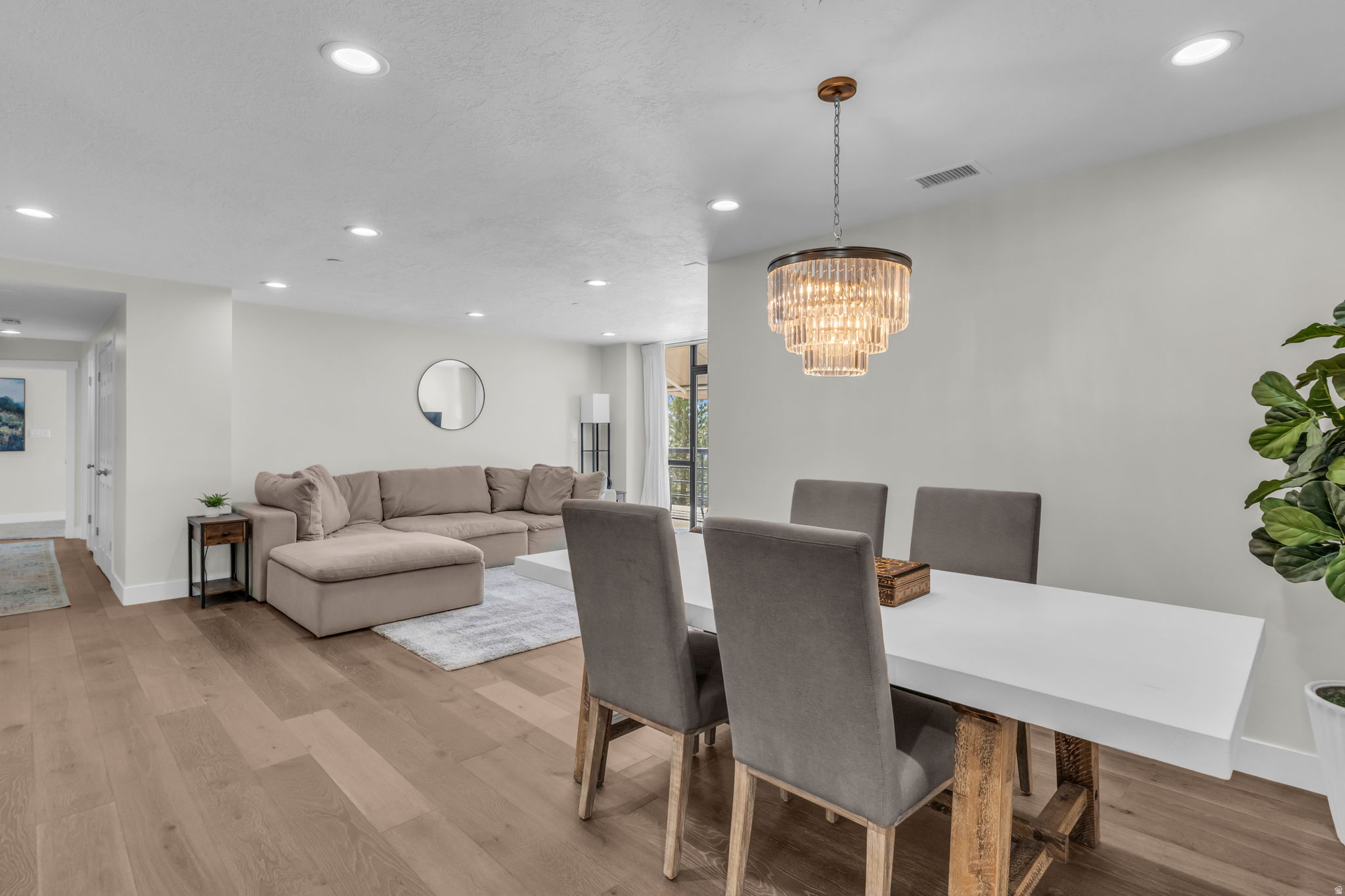 GOVERNORS PLAZA - Residential