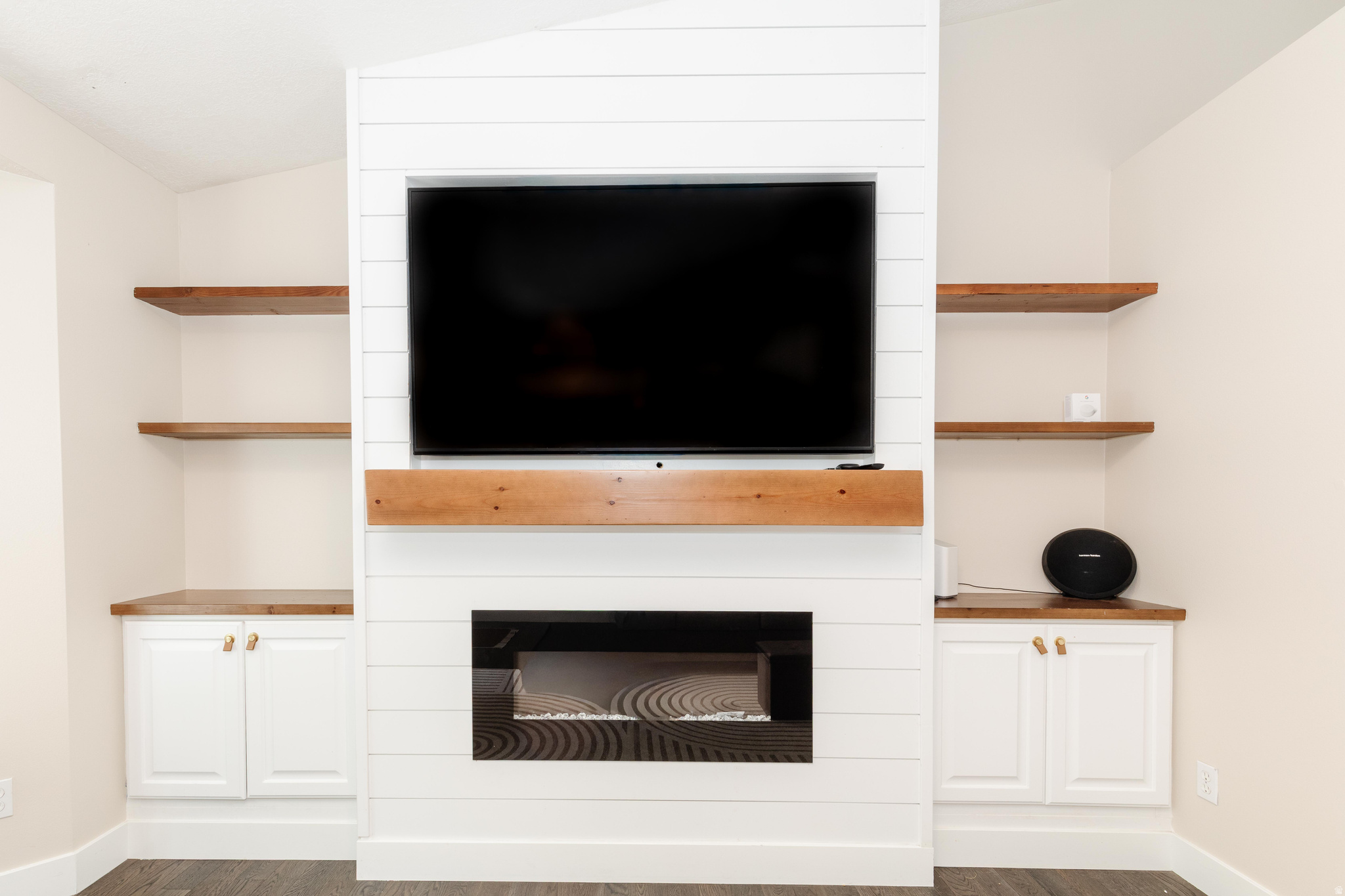 COUNTRY GARDEN ESTAT - Residential