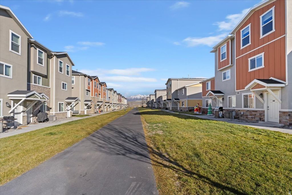 Photo of 639 N 160 E, Vineyard, UT 84059 (MLS # 2128329)