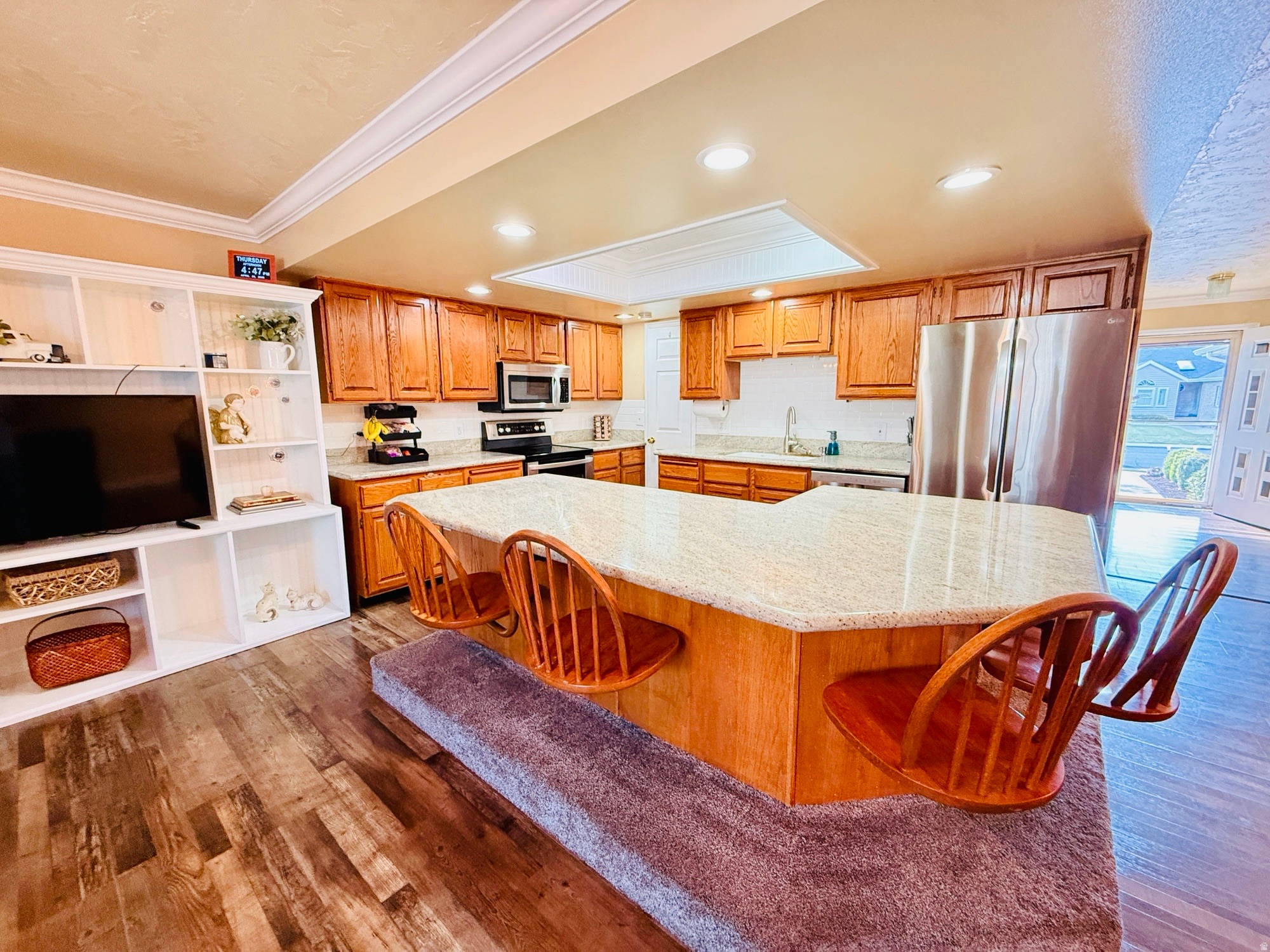 MILESTONE CONDO - Residential Income