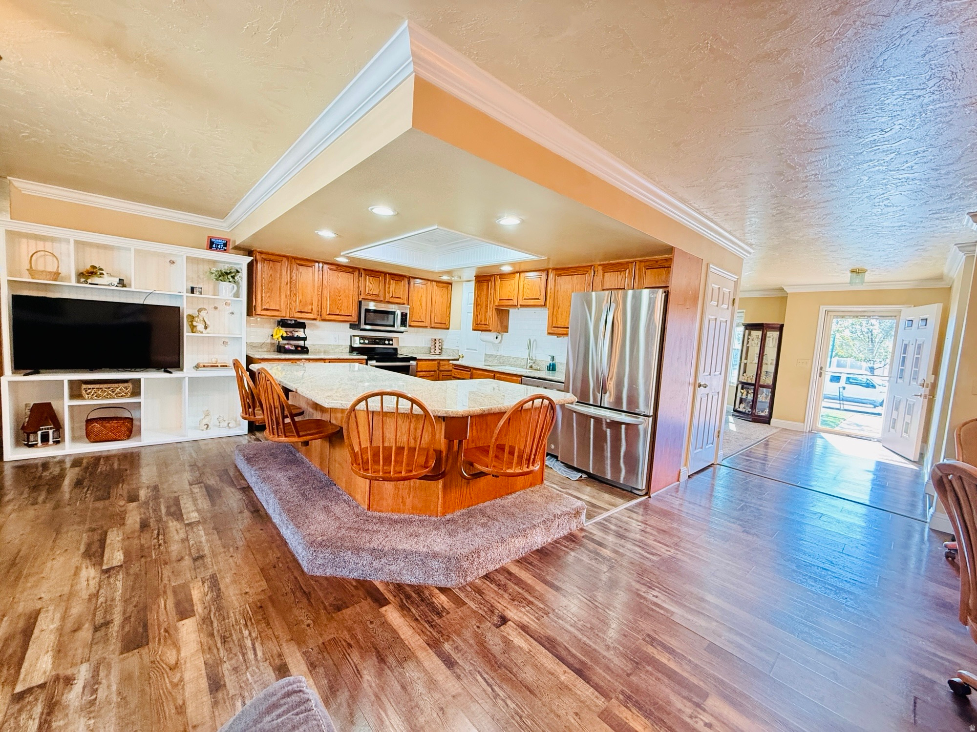 MILESTONE CONDO - Residential Income