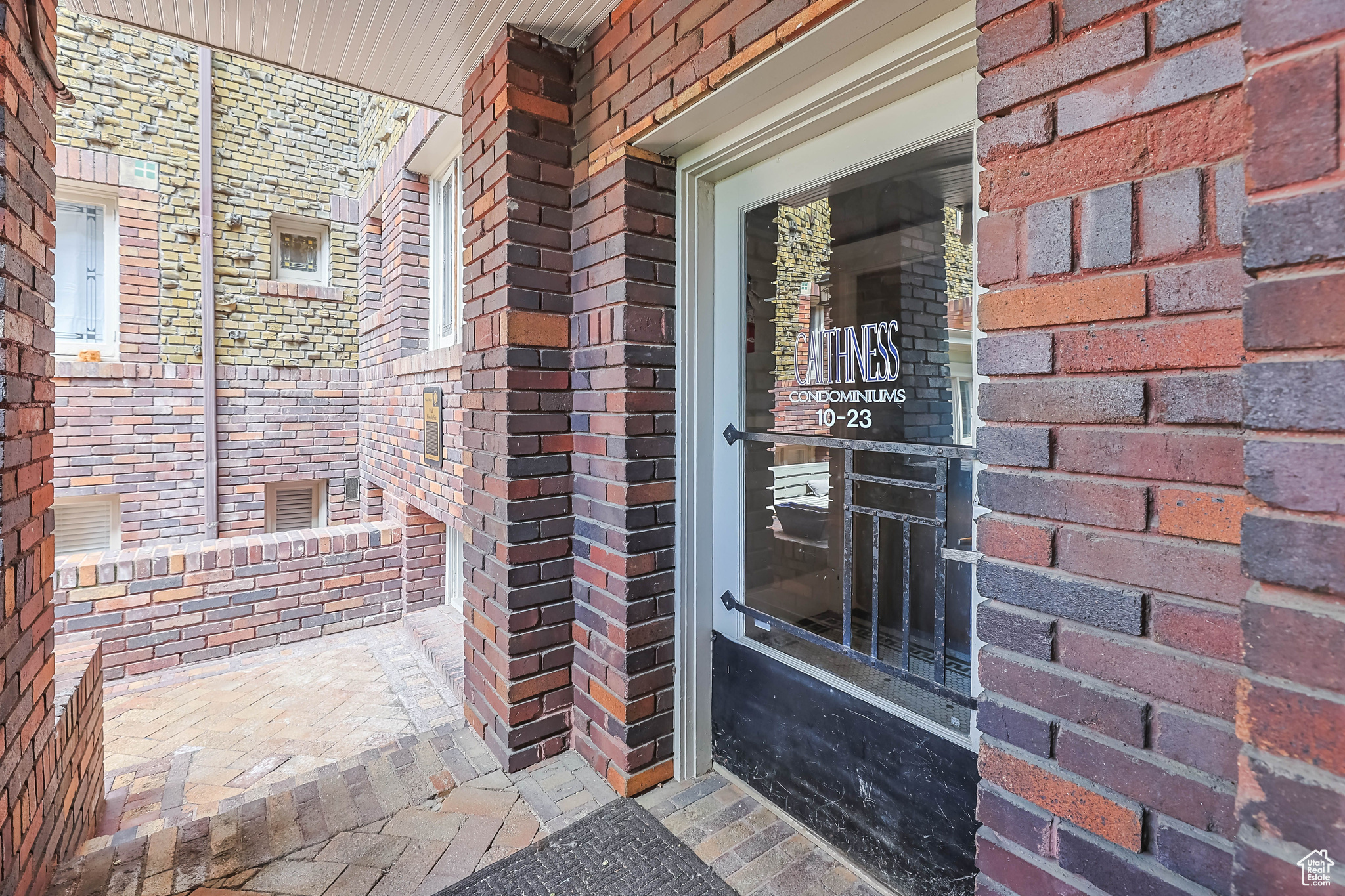 CAITHNESS CONDOMINIUM - Residential