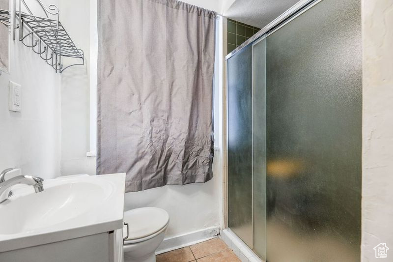 CAITHNESS CONDOMINIUM - Residential