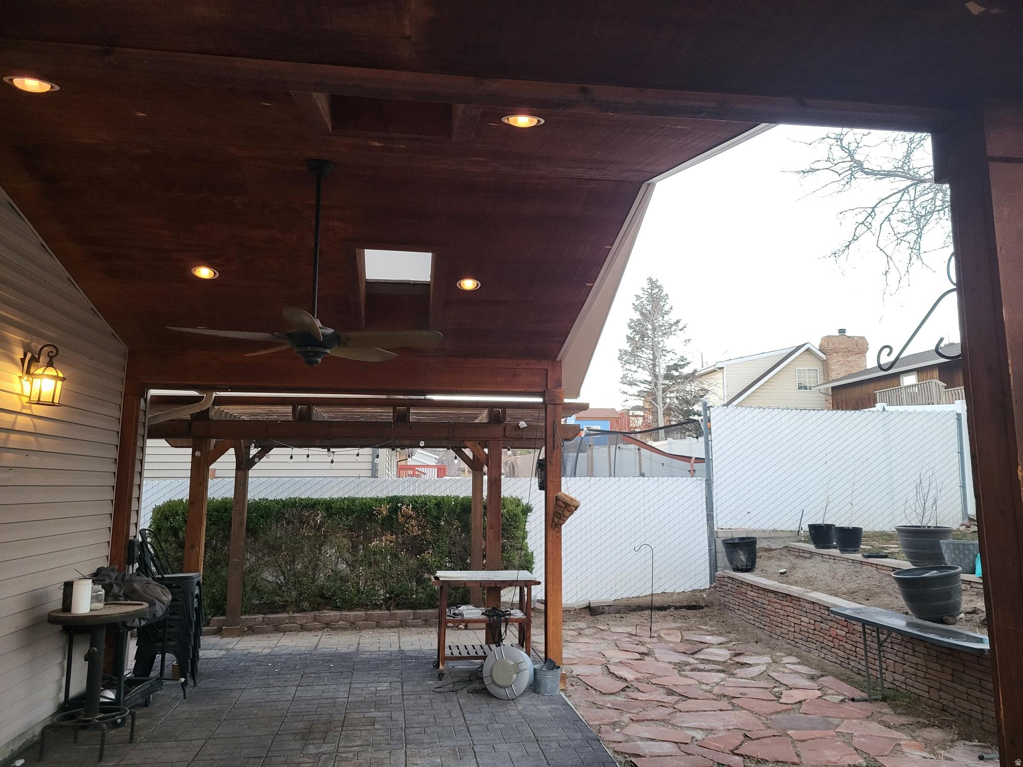 WINDWOOD ESTATES - Residential