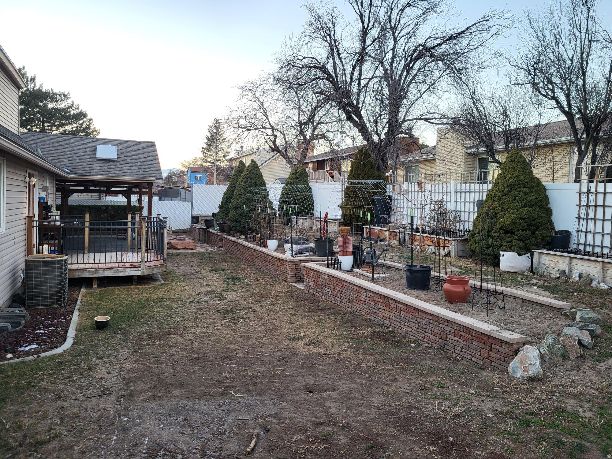 WINDWOOD ESTATES - Residential